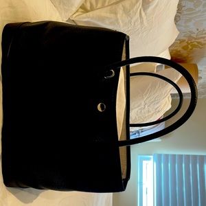 “Garden party” style bag in black with additional shoulder strap